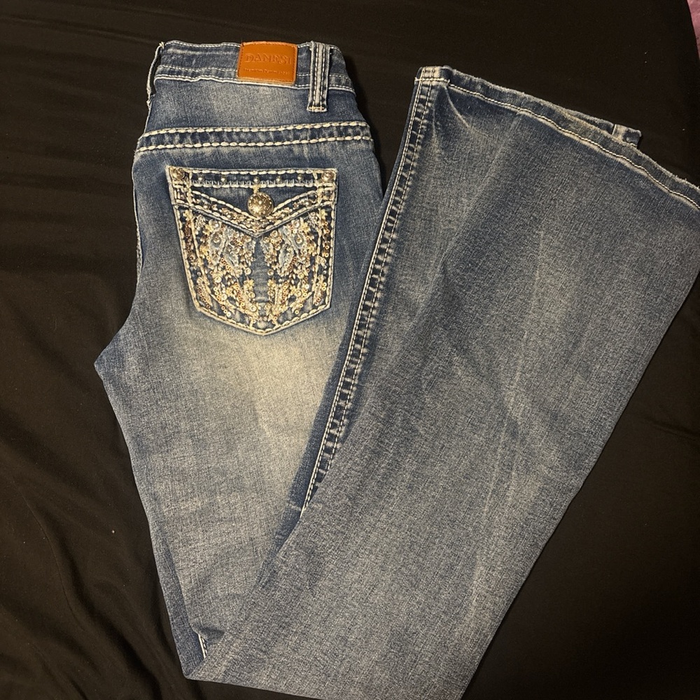 Elegant Boot Cut Jeans with Embroidered Pocket